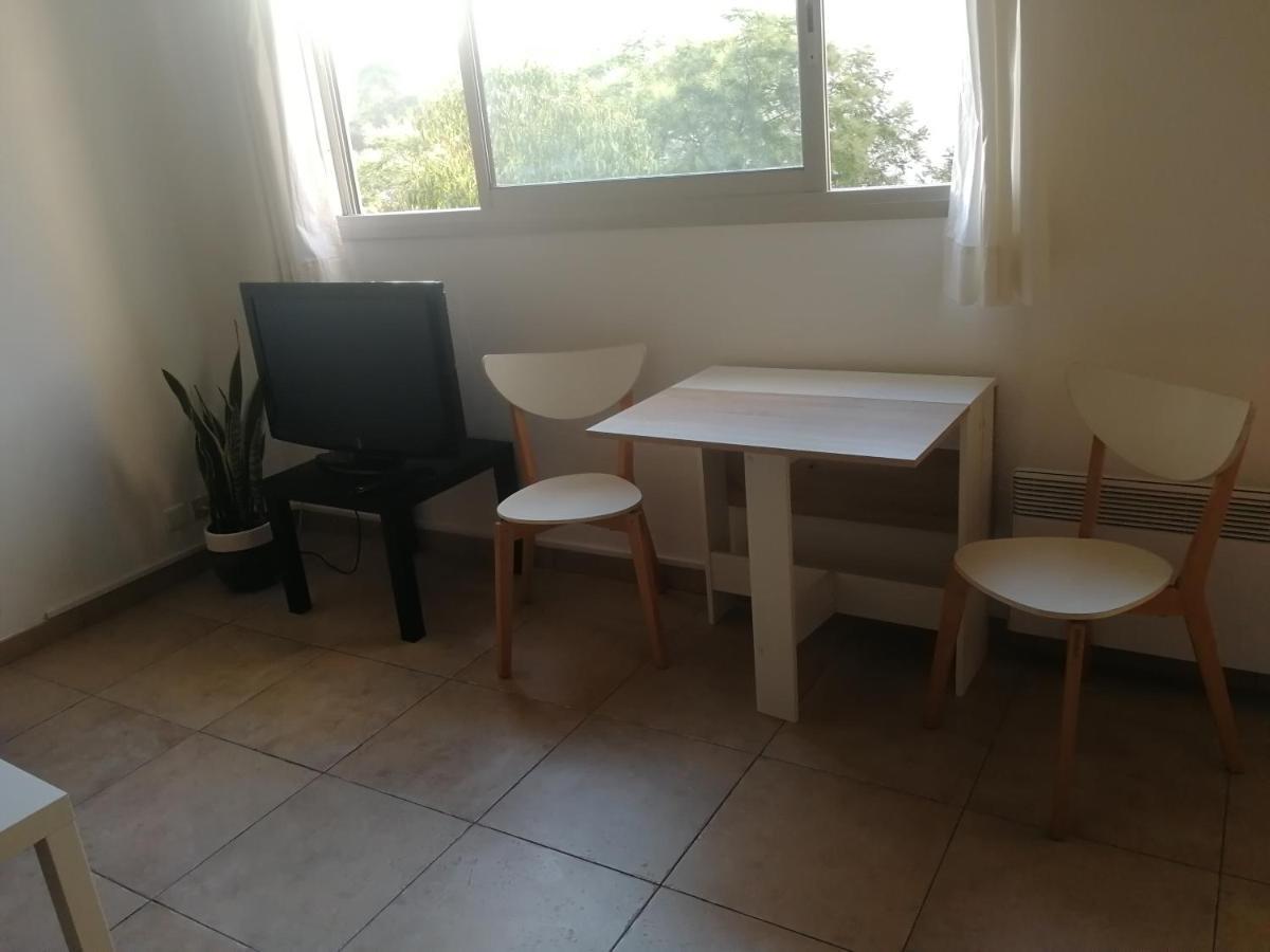 Studio dans résidence avec piscine et tennis Hyères Exterior foto