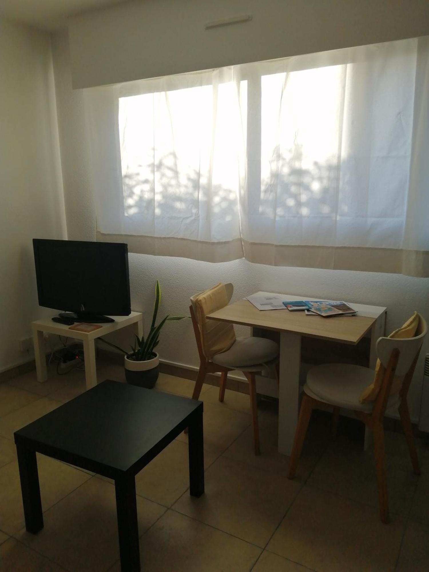 Studio dans résidence avec piscine et tennis Hyères Exterior foto